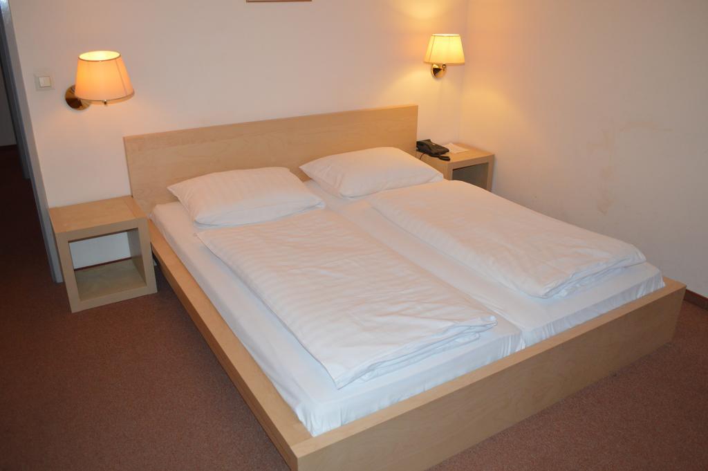 Hotel Pension Walzerstadt Wiedeń Pokój zdjęcie